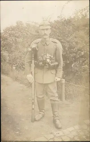 Foto Ak Deutscher Soldat in Uniform, Sächs. Inf. Rgt. 101, Portrait