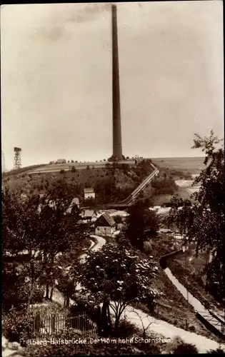 Ak Halsbrücke in Mittelsachsen, Blick auf den 140 m hohen Schornstein