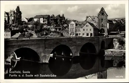 Ak Saalfeld an der Saale Thüringen, Partie mit Saalebrücke