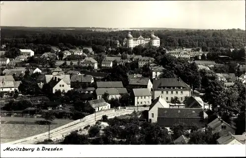 Ak Moritzburg in Sachsen, Gesamtansicht der Stadt mit Blick auf das Schloss