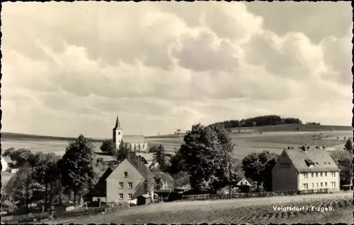 Ak Voigtsdorf Dorfchemnitz im Erzgebirge, Panorama, Kirche
