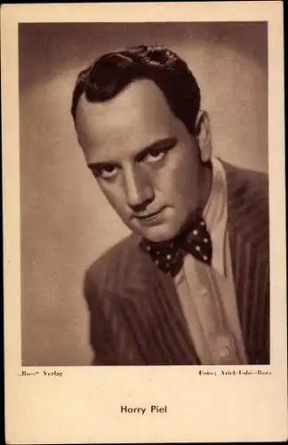 Ak Schauspieler Harry Piel, Portrait, Fliege