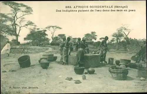 Ak Senegal, Einheimische am Brunnen