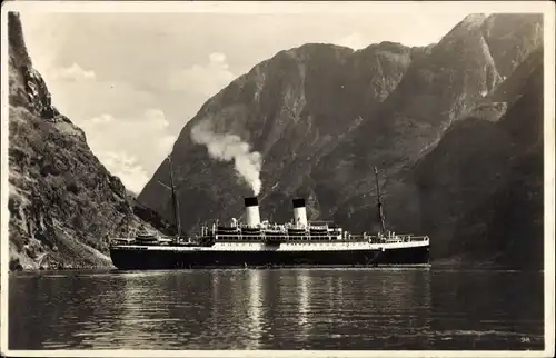 Ak Norwegen, HSDG Dampfer im Naerofjord