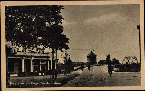 Ak Geldermalsen Gelderland, Brug over de Linge