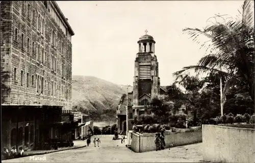 Ak Matadi DR Kongo Zaire, Au centre, Hotel, Eglise