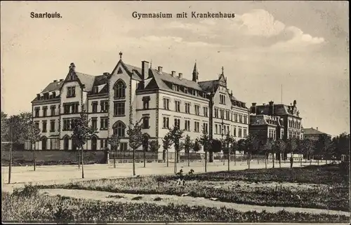 Ak Saarlouis im Saarland, Gymnasium mit Krankenhaus