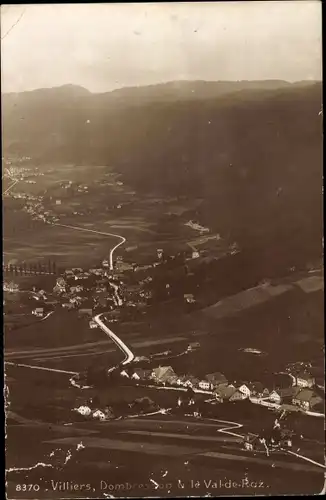 Ak Dombresson Kanton Neuenburg, Villiers, Val de Raz, Blick aus der Vogelschau