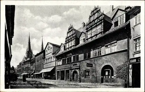 Ak Saalfeld a.d. Saale, Straßenpartie mit Stadt Apotheke, Geschäfte