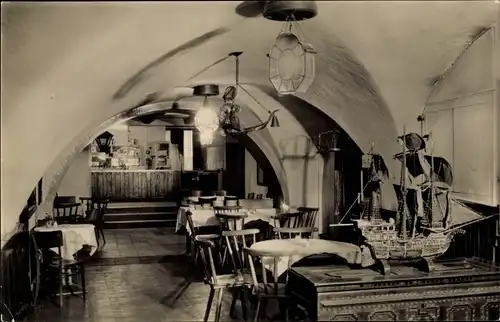 Ak Saalfeld an der Saale Thüringen, HO Hotel Anker, Hotelhalle