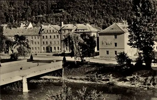 Ak Elsterberg im Vogtland, August Bebel Brücke, Karl Liebknecht Straße