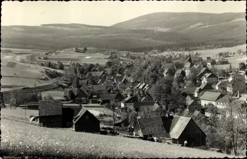 Foto Ak Neudorf Sehmatal im Erzgebirge, Panorama mit Fichtelberg