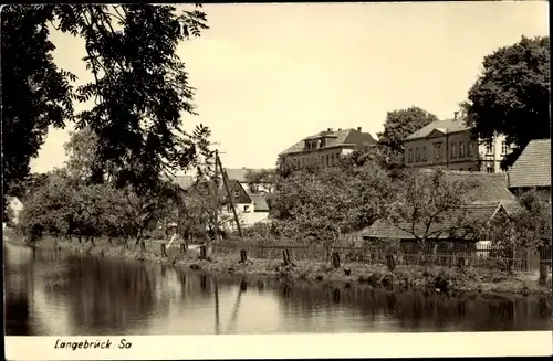 Ak Dresden Langebrück, Flusspartie mit Blick auf den Ort