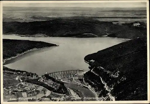 Ak Waldeck in Nordhessen, Fliegeraufnahme, Eder Talsperre mit Schloss Waldeck