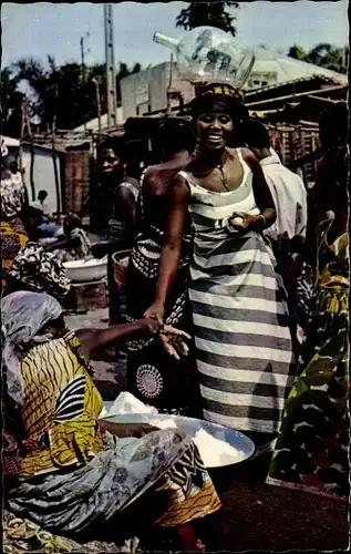 Ak L'Afrique en Couleurs, Marche Africain