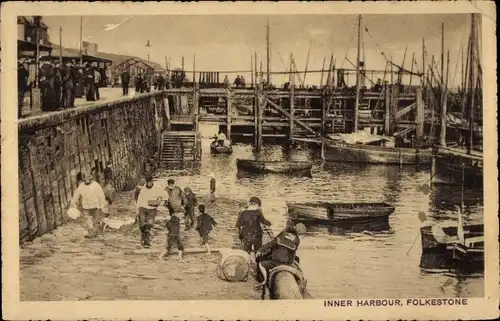 Ak Folkestone Kent England, Inner Harbour