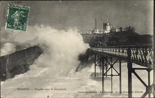 Ak Biarritz Pyrénées Atlantiques, Tempete sous le Semaphore