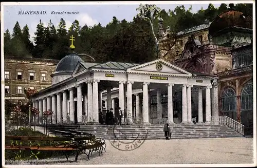 Ak Mariánské Lázně Marienbad Reg. Karlsbad, Kreuzbrunnen