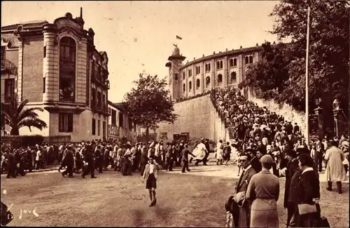 Ak San Sebastian Baskenland, La Montee a la Plaza de Toros