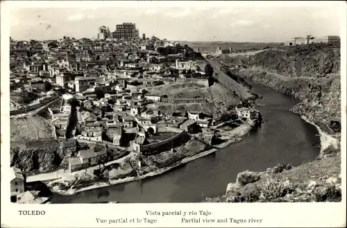 Ak Toledo Kastilien La Mancha Spanien, Vista parcial y rio Tajo