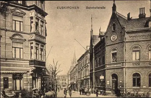 Ak Euskirchen in Nordrhein Westfalen, Blick in die Bahhofstraße, Passanten, Postamt
