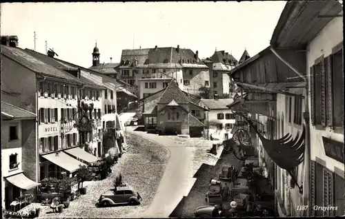 Ak Gruyères Kanton Freiburg Schweiz, Straßenpartie, Hotel