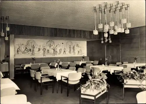 Ak Oberwiesenthal im Erzgebirge Sachsen, HO Gaststätte Fichtelberghaus, Salon