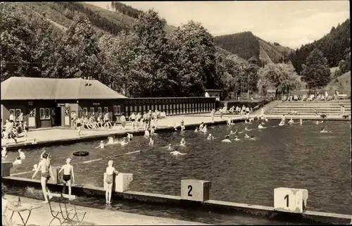 Ak Leutenberg in Thüringen, Schwimmbad, Badende