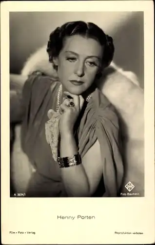 Ak Schauspielerin Henny Porten, Portrait
