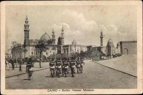 Ak Kairo Ägypten, Sultan Hassan Mosque,  Moschee, Soldaten
