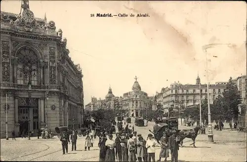 Ak Madrid Spanien, Calle de Alcala, Passanten