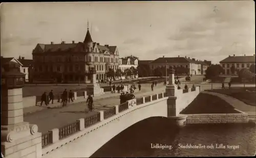 Ak Lidköping Schweden, Stadshotellet och Lilla torget