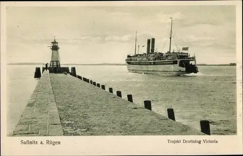 Ak Sassnitz auf der Insel Rügen, Mole, Trajekt Drottning Victoria, Leuchtturm