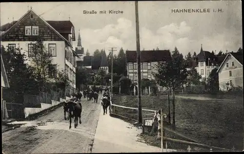 Ak Hahnenklee Bockswiese Goslar im Harz, Straße mit Kirche