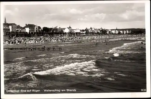 Ak Seebad Binz auf Rügen, Wellenschlag am Strande