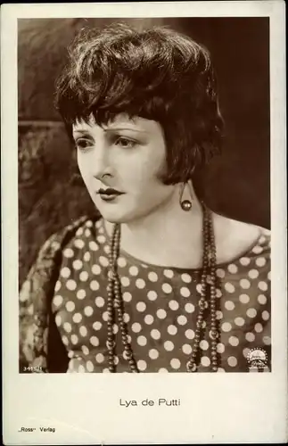 Ak Schauspielerin Lia de Putti, Lya, Portrait mit Perlenkette, Ross 3415/1