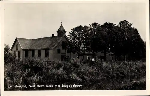 Ak Lemelerveld Overijssel, Ned. Herv. Kerk met Jeugdgebouw