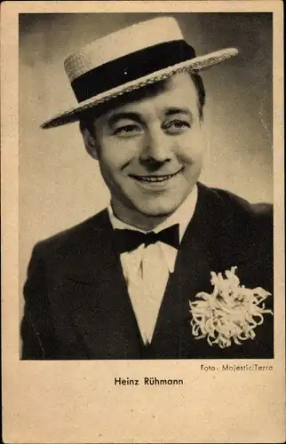 Ak Schauspieler Heinz Rühmann, Portrait mit Hut