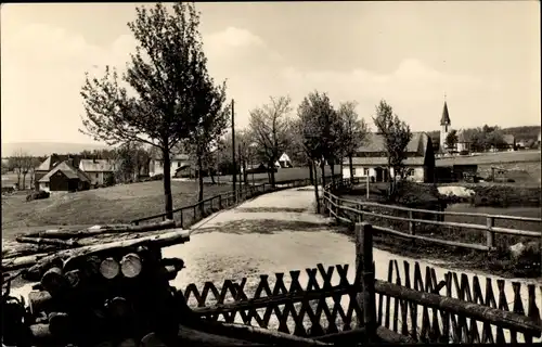 Ak Deutscheinsiedel Deutschneudorf im Erzgebirge, Teilansicht, Kirche