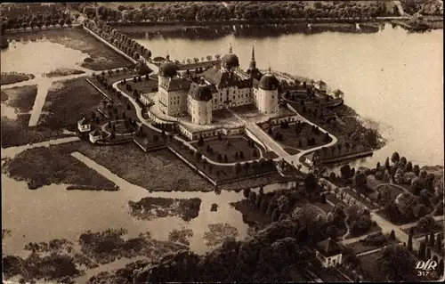 Ak Moritzburg in Sachsen, Jagdschloss, Fliegeraufnahme