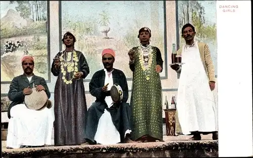 Ak Ägypten, Dancing Girls, Kellner, Männer mit Tambourinen, Tänzerinnen