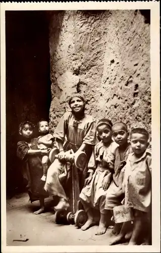 Ak Scenes et Types, Famille indigene, Maghreb