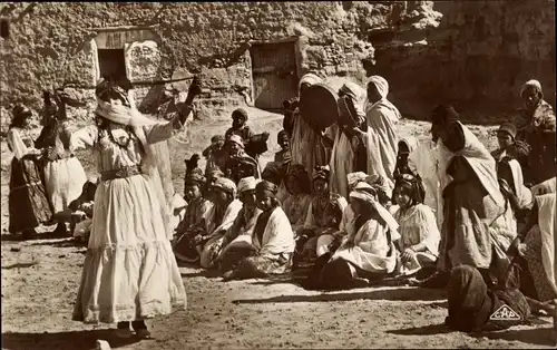 Ak Danse des Ouled Nails, Araberin beim Tanz, Maghreb