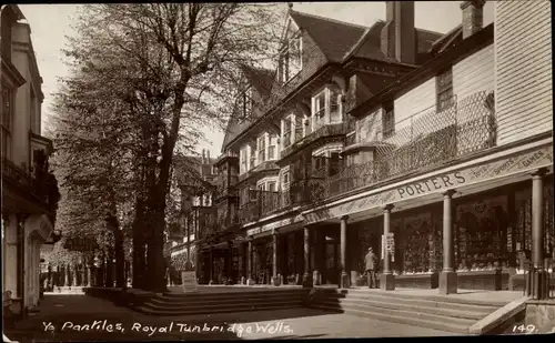 Ak Royal Tunbridge Wells Kent England, Straßenpartie, Geschäft Porter's