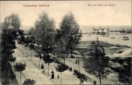 Ak Ostseebad Ahlbeck Heringsdorf auf Usedom, Blick auf Strand und Brücke