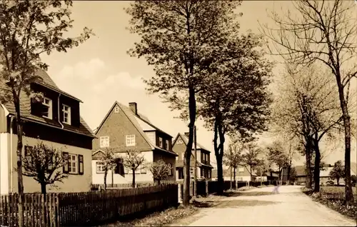 Ak Deutscheinsiedel Deutschneudorf im Erzgebirge, Straßenpartie