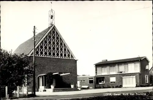 Ak Lopik Utrecht Niederlande, Geref. Kerk met Pastorie