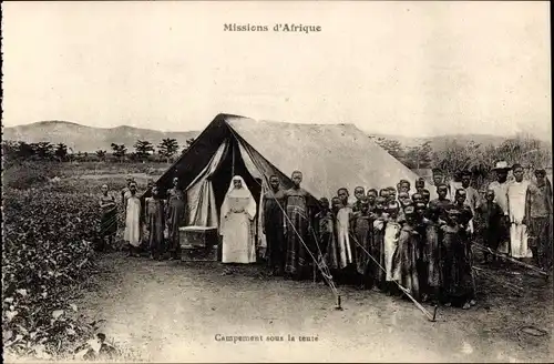 Ak Missions d'Afrique, Missionare mit Afrikanern, Campement sous la tente