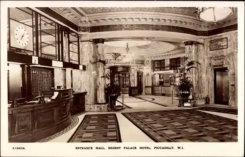 Ak Piccadilly London City England, Entrance Hall Regent Palace Hotel