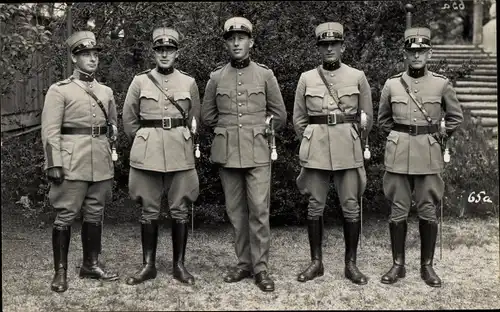 Foto Ak Sankt Gallen, Schweizer Soldaten in Uniformen